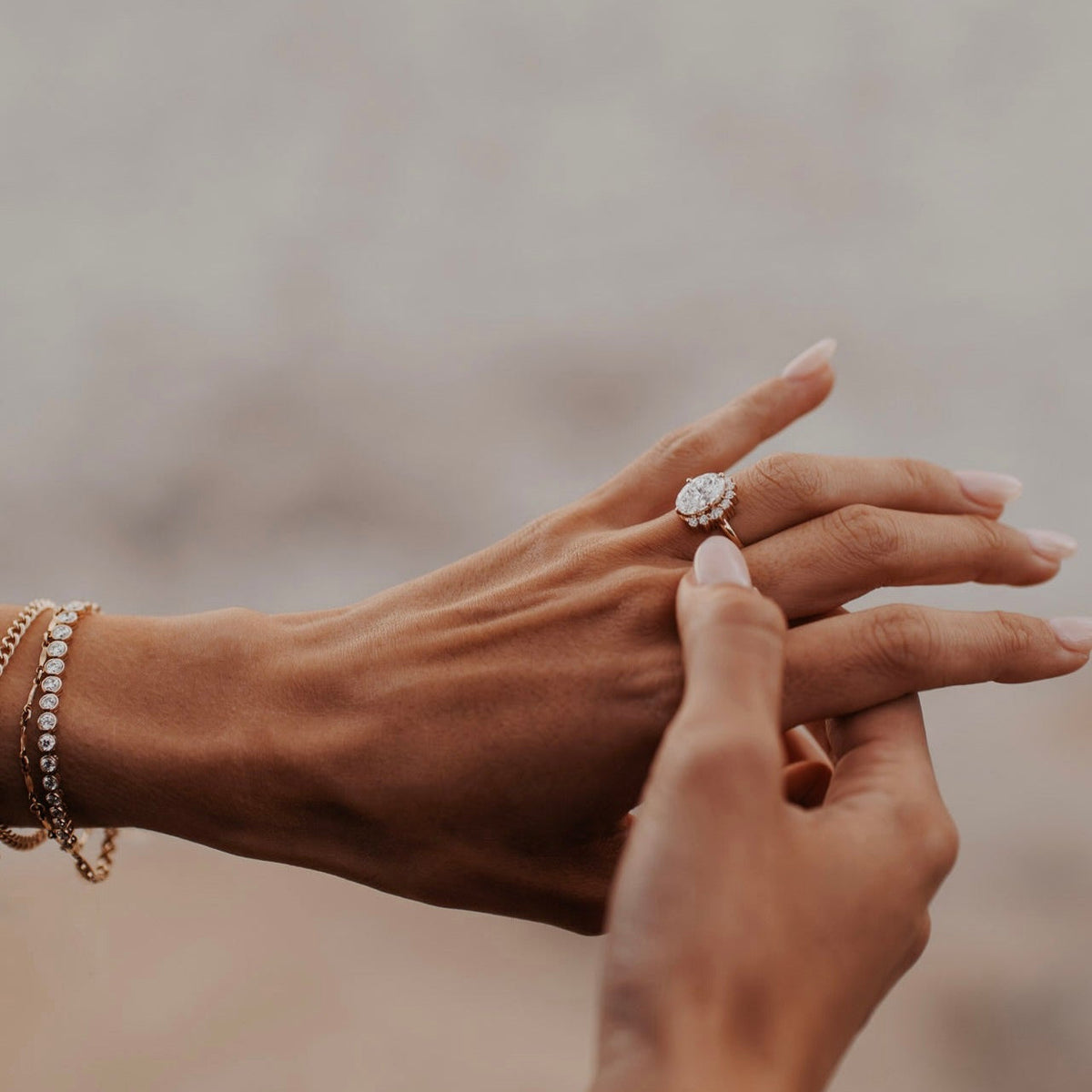 The Horizon Oval Ring