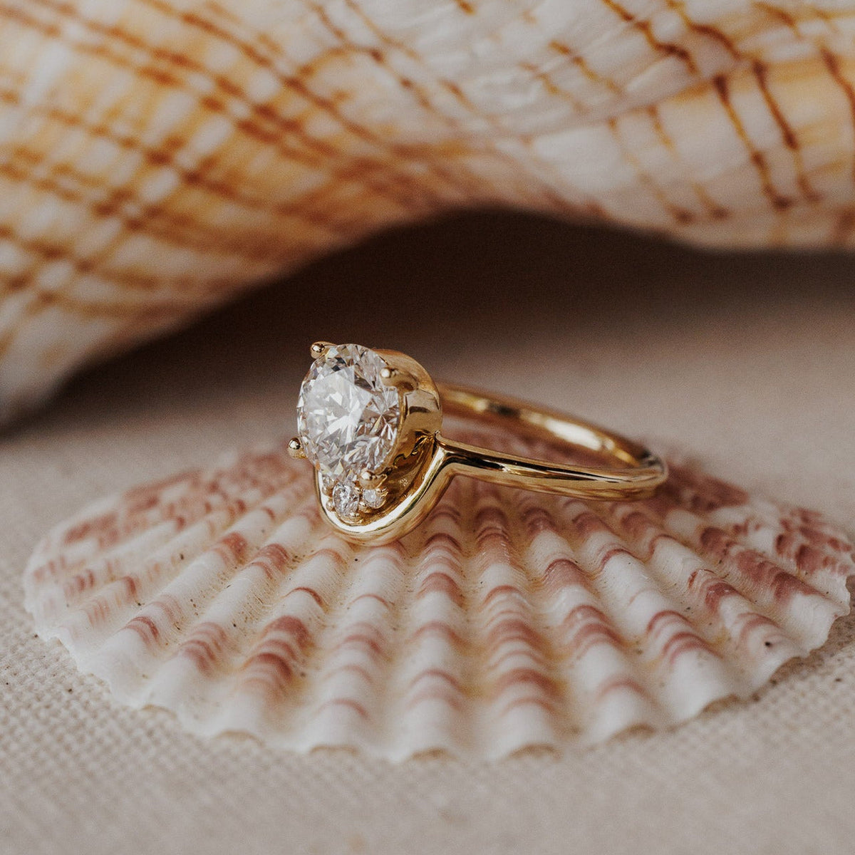 The Palma Round Ring