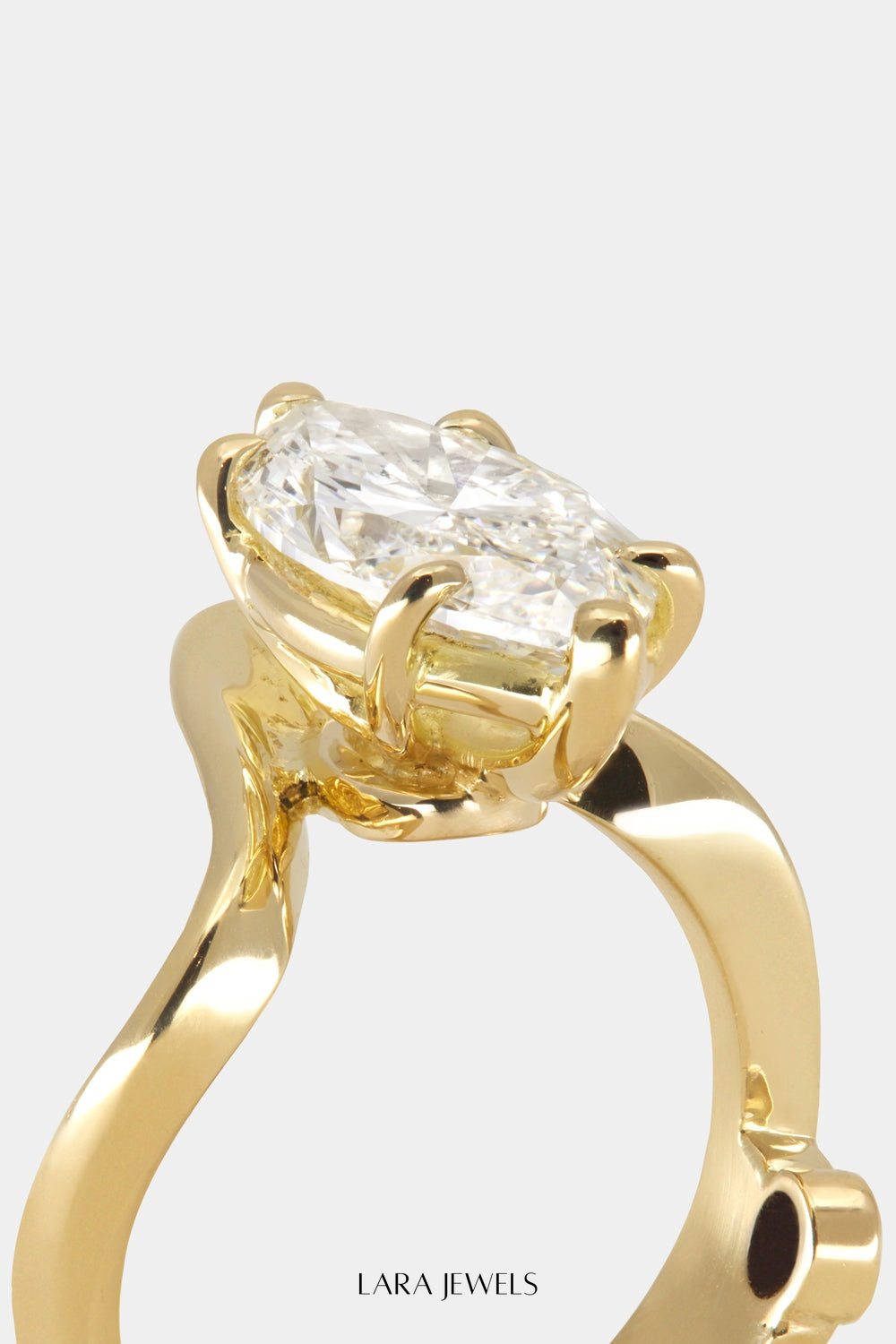 Alex Marquise Diamond Ring 18K Gold - Detail