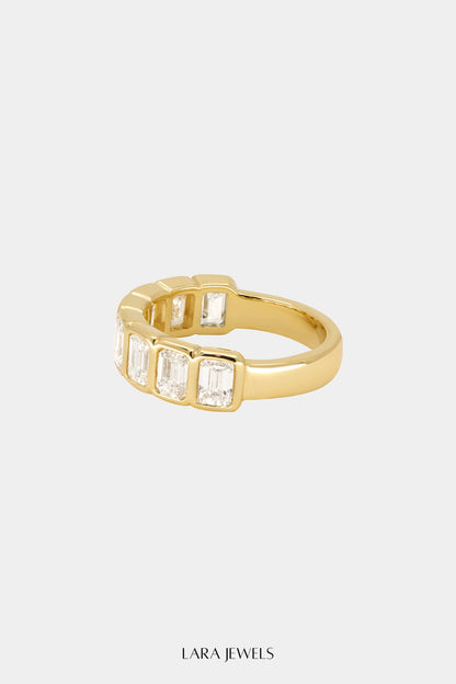 Emerald Bezel Diamond Half Band Gold - Detail