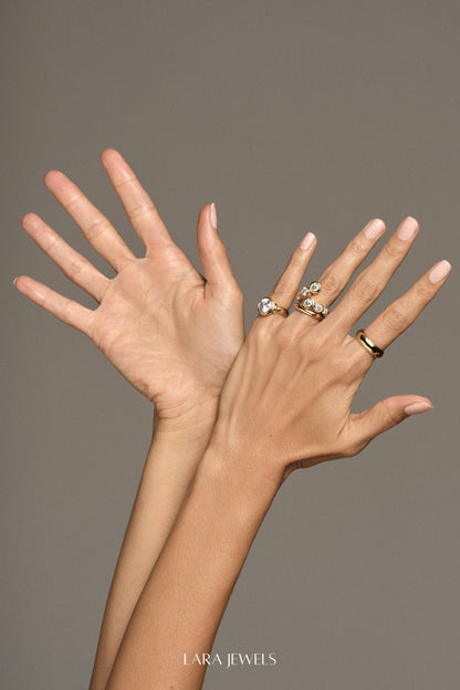 Round Diamond Double Frame Ring 18K Yellow Gold - Lifestyle