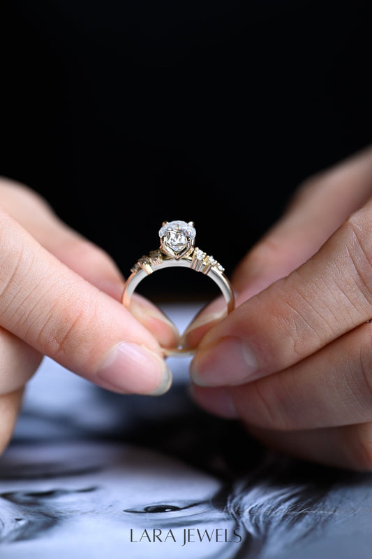 1.0-3.0 CT Oval Cut Lab Grown Diamond Cluster Engagement Ring