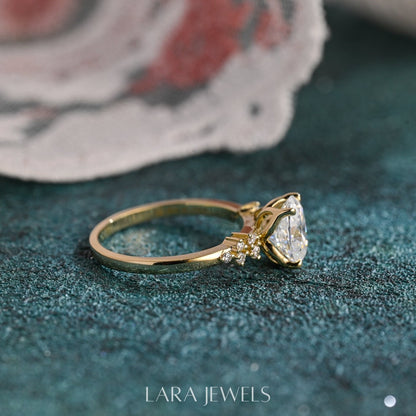1.0-3.0 CT Oval Cut Lab Grown Diamond Cluster Engagement Ring