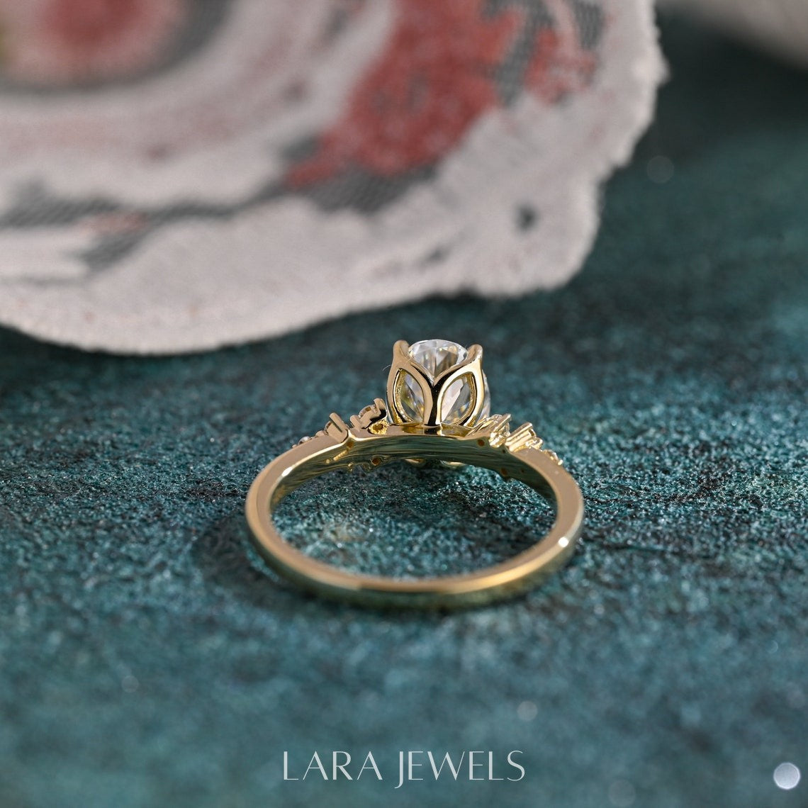 1.0-3.0 CT Oval Cut Lab Grown Diamond Cluster Engagement Ring