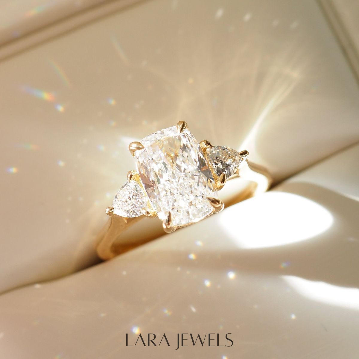 1.0-4.0 CT Elongated Cushion Lab Grown Diamond Three Stones Engagement Ring