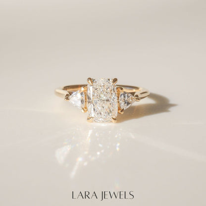 1.0-4.0 CT Elongated Cushion Lab Grown Diamond Three Stones Engagement Ring
