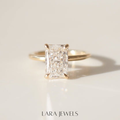 2.0 - 4.0 Carats Radiant shaped Lab Grown Diamond Solitaire Style Engagement Ring
