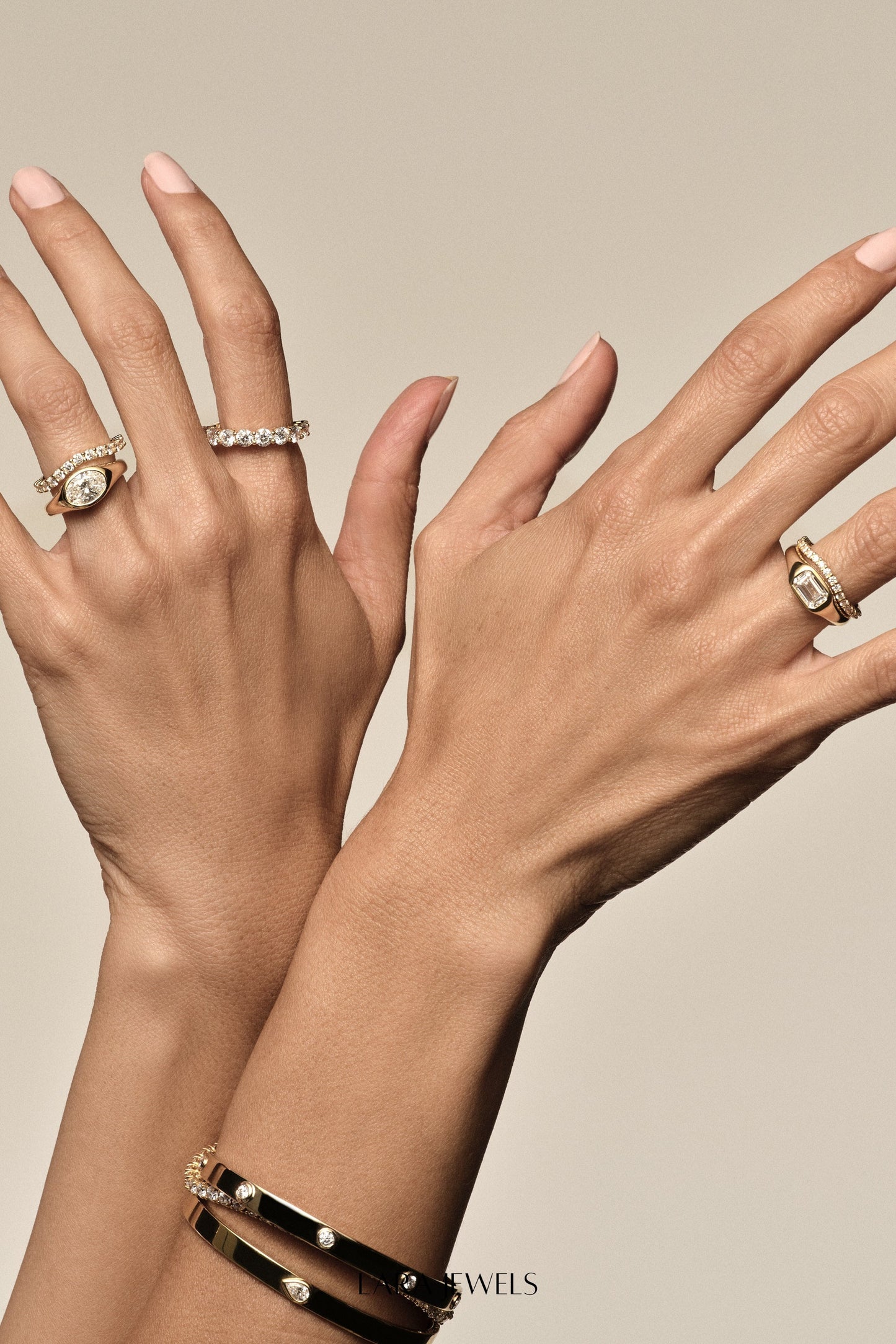 Insignia Oval Diamond Ring 18K Yellow Gold - Side view