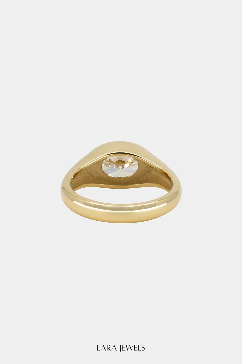 Insignia Oval Diamond Ring 18K Yellow Gold - Detail view