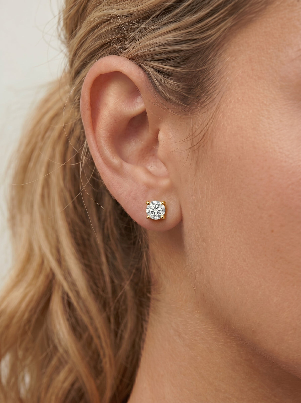 Doris Lab Grown Diamond Earrings Round - Yellow Gold
