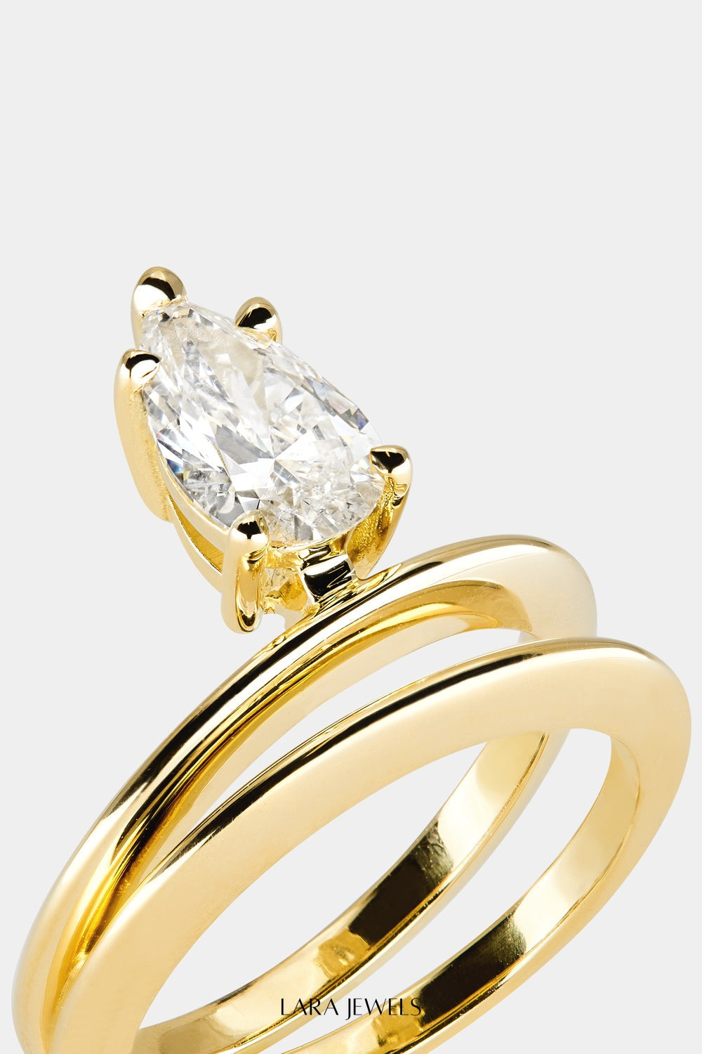 Double Band Diamond Pear Ring 18K Gold - Side view
