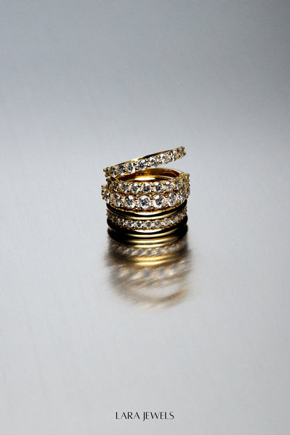 Double Band Georgie Ring 18K Yellow Gold - On model