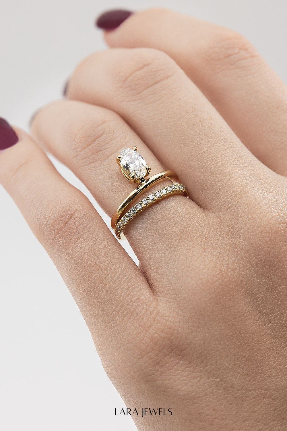 Double Band Oval Diamond Ring 18K Gold - Back view