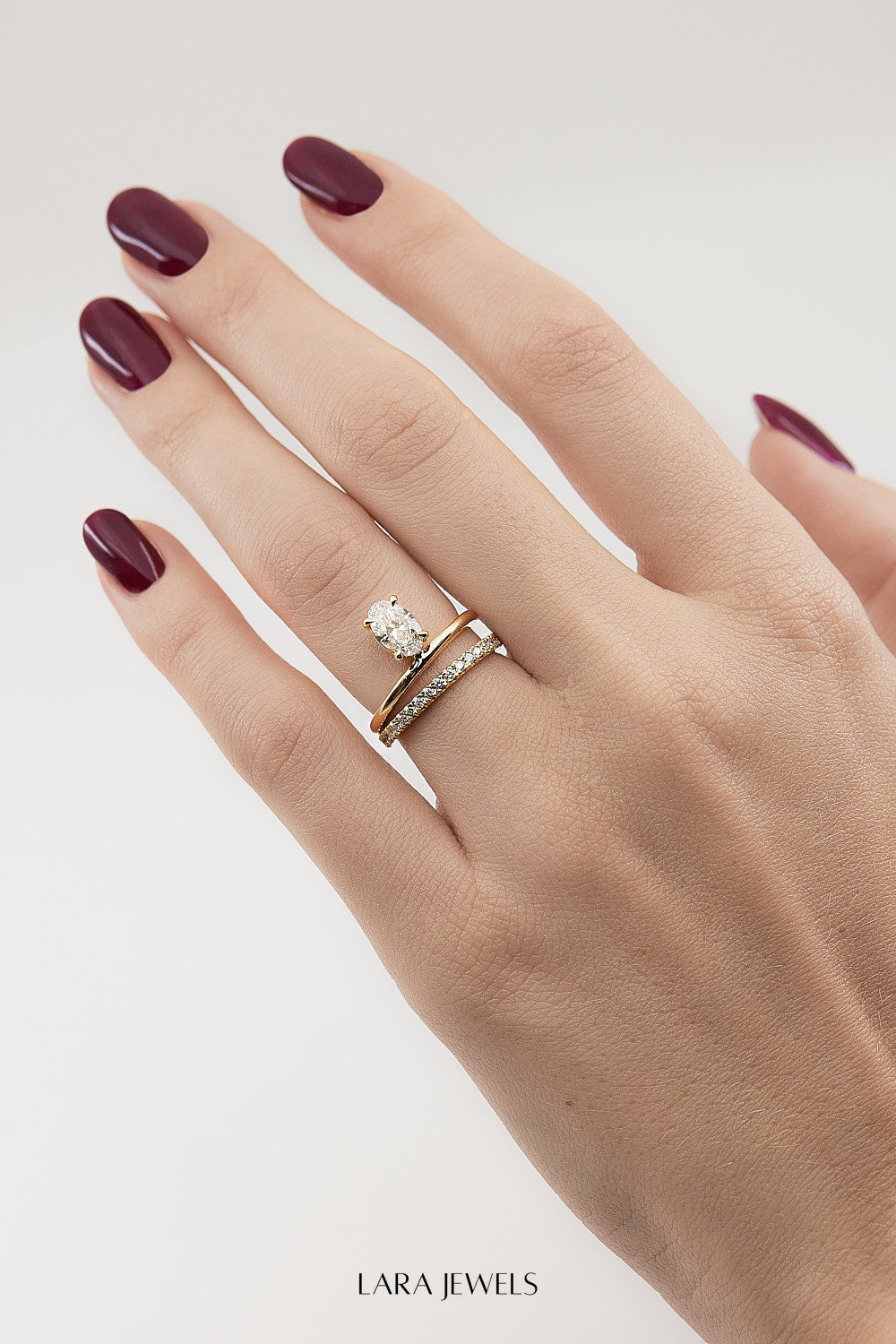 Double Band Oval Diamond Ring 18K Gold - Detail view