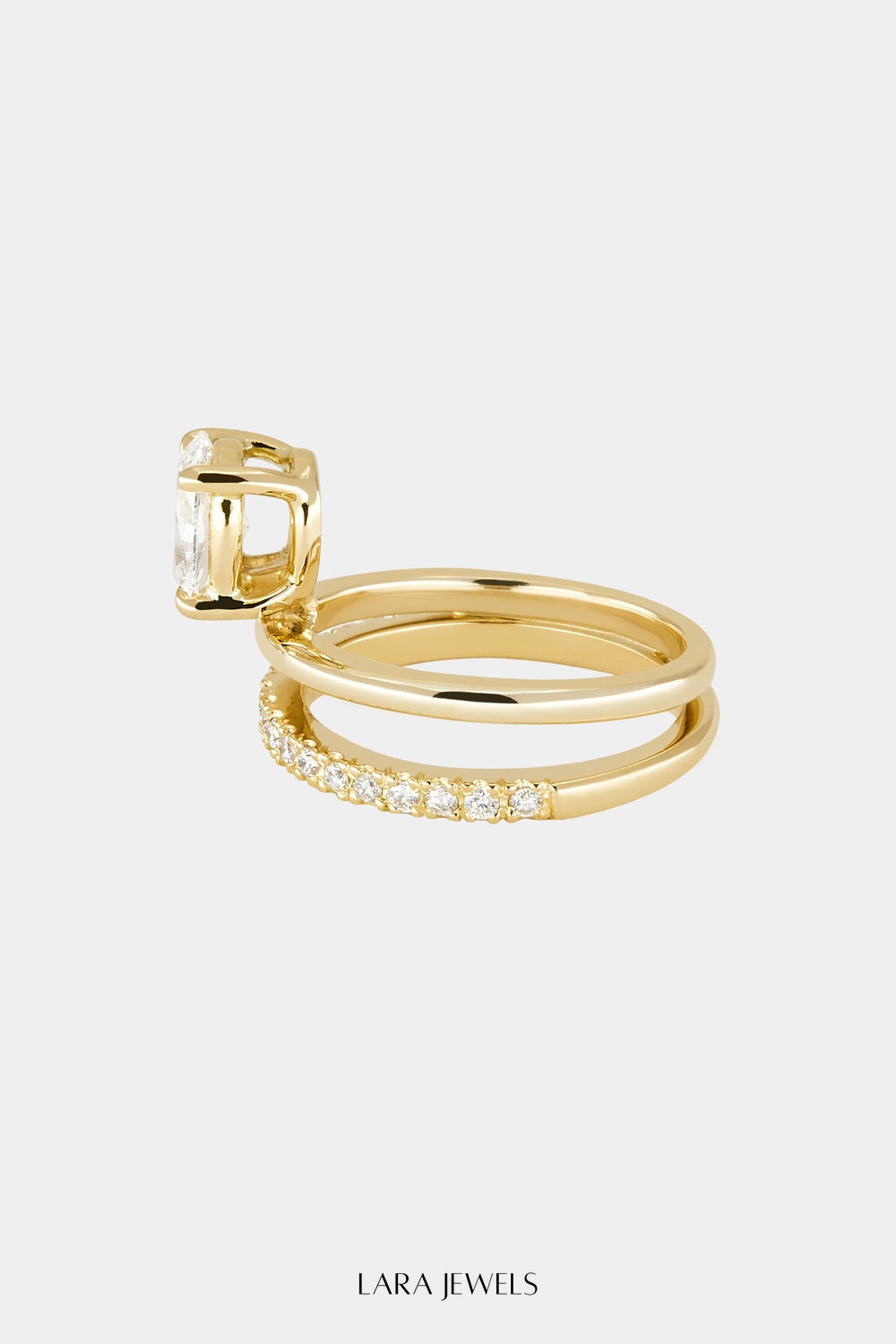 Double Band Oval Diamond Ring 18K Gold - On model