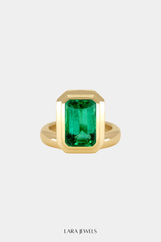 Emerald Bezel Ring 18K Gold - Front view