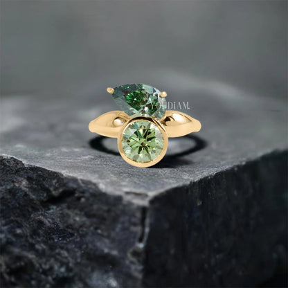 Toi Et Moi Ring Green Pear & Round Lab Diamond Engagement Ring