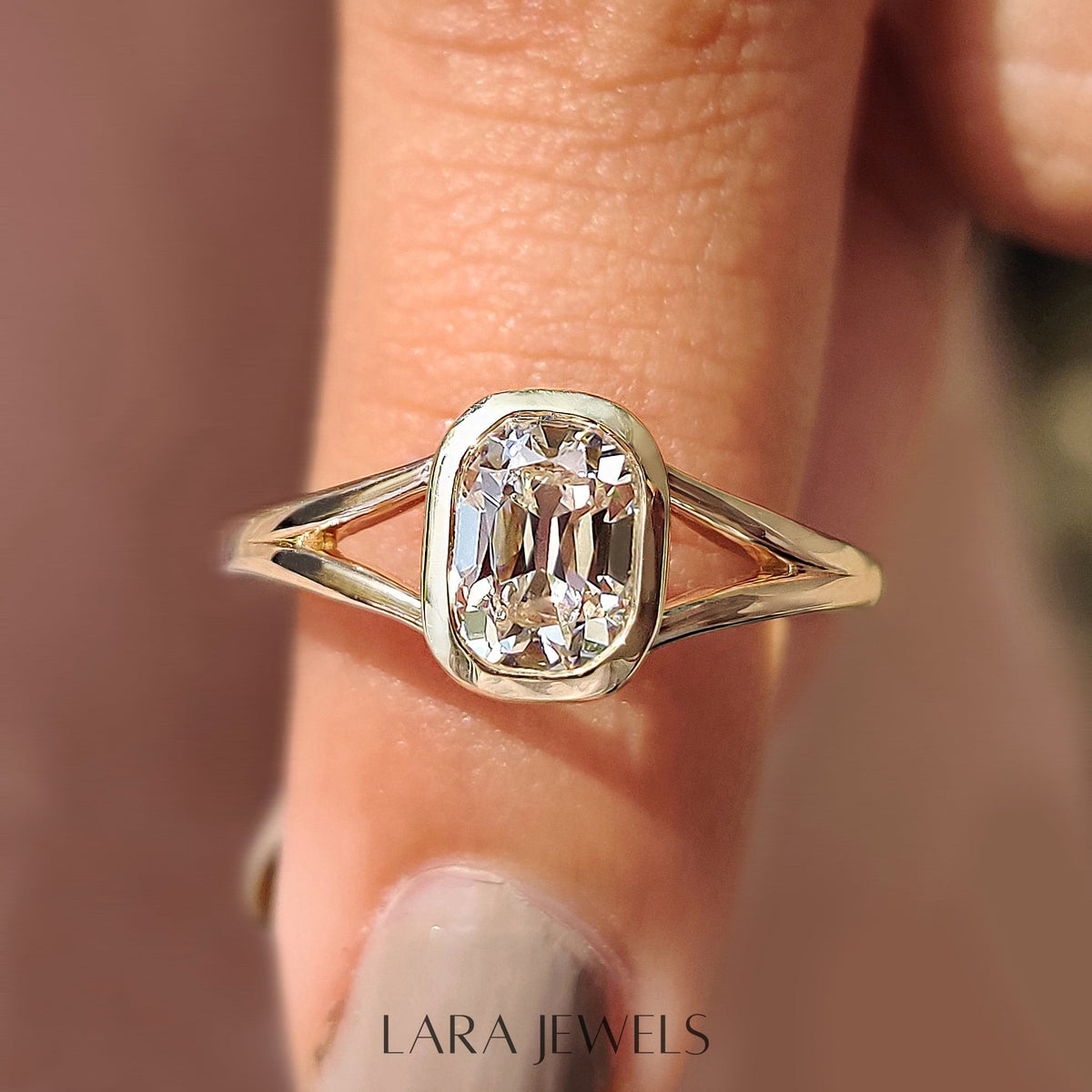 Lab grown cushion engagement ring in Lara Jewels setting, available in Silver. IGI certified, ethically sourced, handcrafted at Lara Jewels.