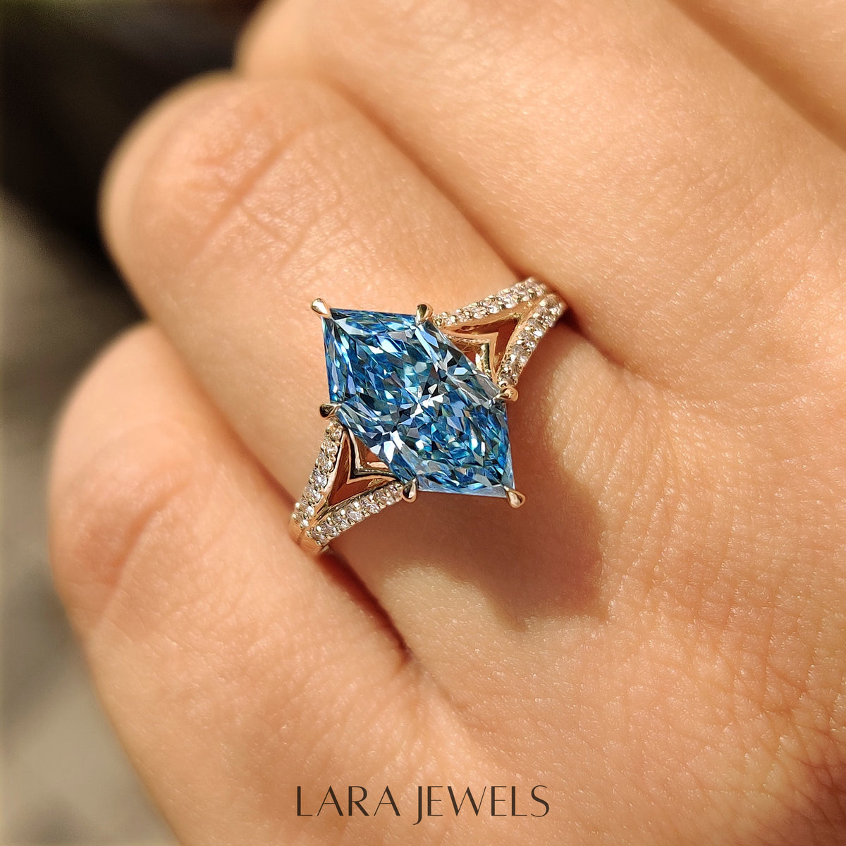 Lab grown marquise engagement ring in Split Shank, available in Silver. IGI certified, ethically sourced, handcrafted at Lara Jewels.