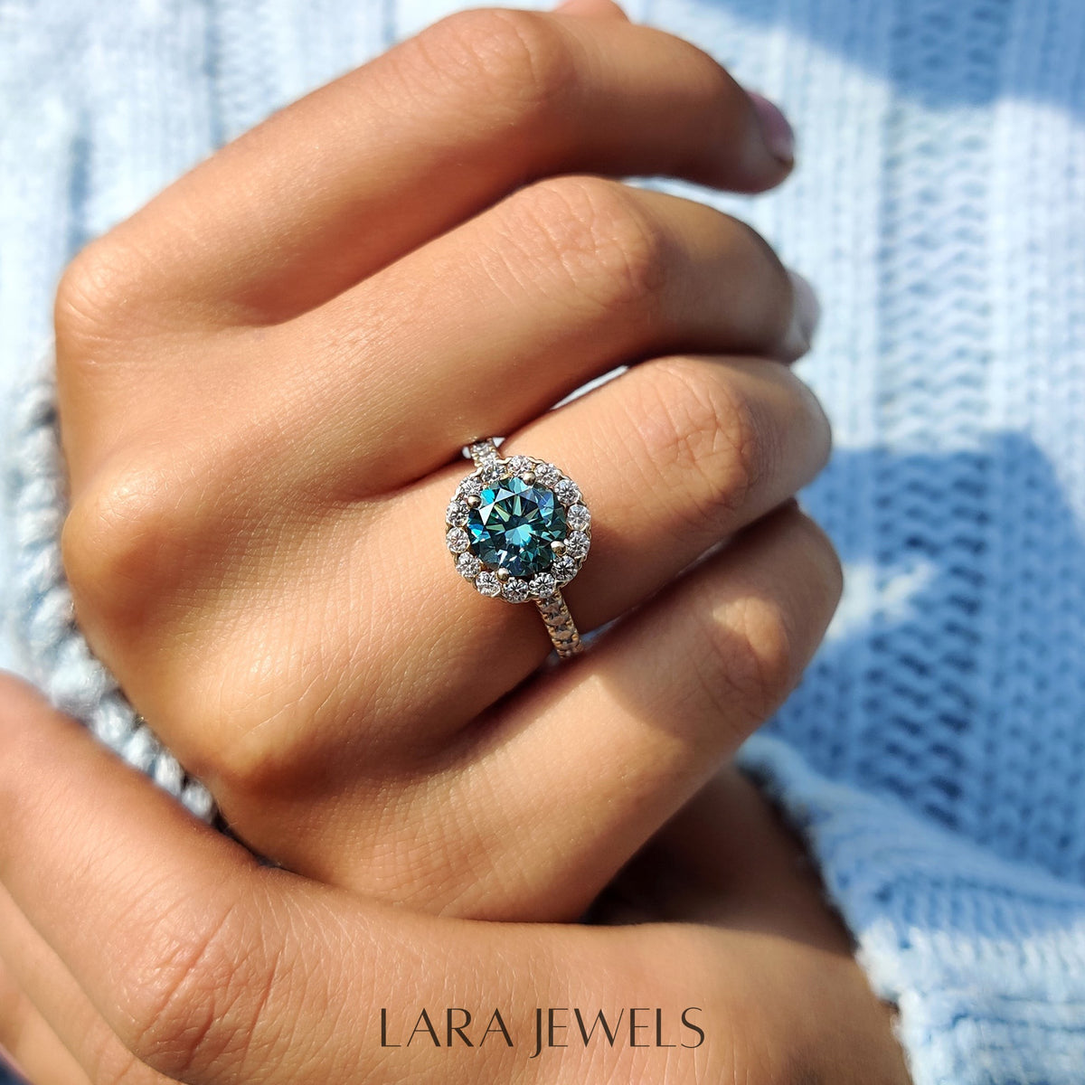 Lab grown round engagement ring in Lara Jewels setting, available in Silver. IGI certified, ethically sourced, handcrafted at Lara Jewels.
