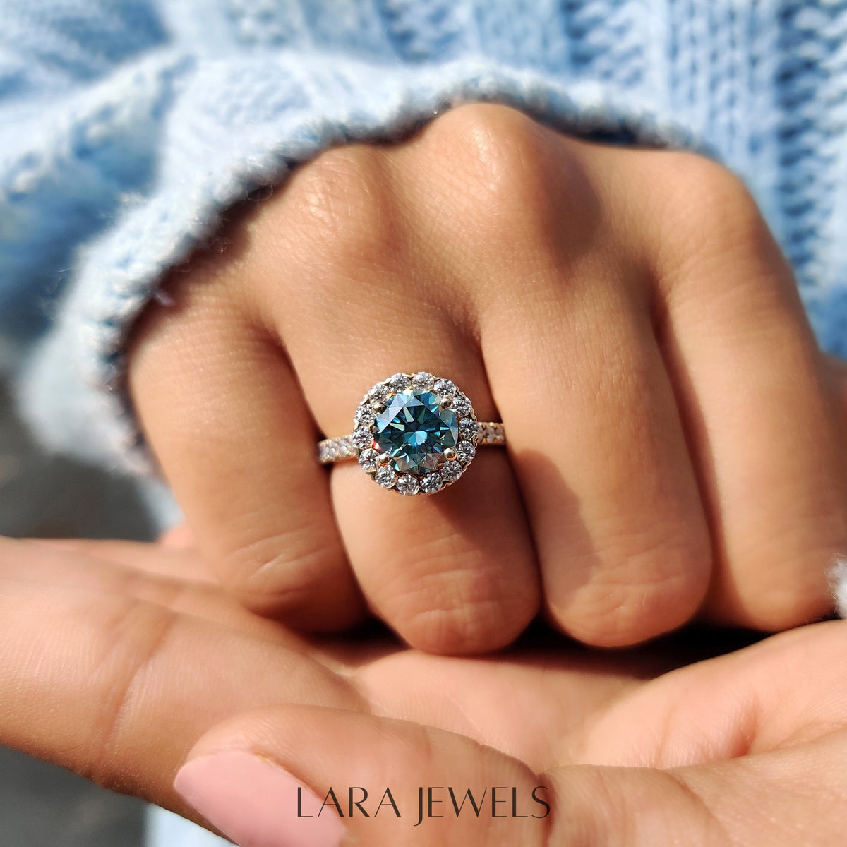 Lab grown round engagement ring in Lara Jewels setting, available in Silver. IGI certified, ethically sourced, handcrafted at Lara Jewels.