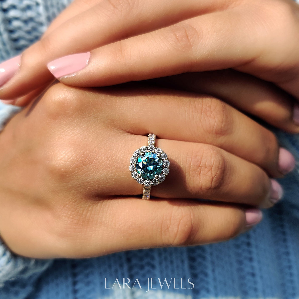 Lab grown round engagement ring in Lara Jewels setting, available in Silver. IGI certified, ethically sourced, handcrafted at Lara Jewels.