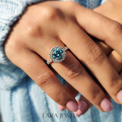 Lab grown round engagement ring in Lara Jewels setting, available in Silver. IGI certified, ethically sourced, handcrafted at Lara Jewels.