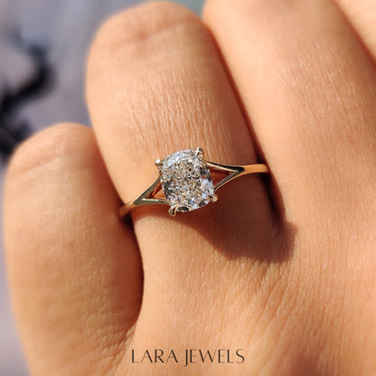 Lab grown cushion engagement ring in Lara Jewels setting, available in Silver. IGI certified, ethically sourced, handcrafted at Lara Jewels.