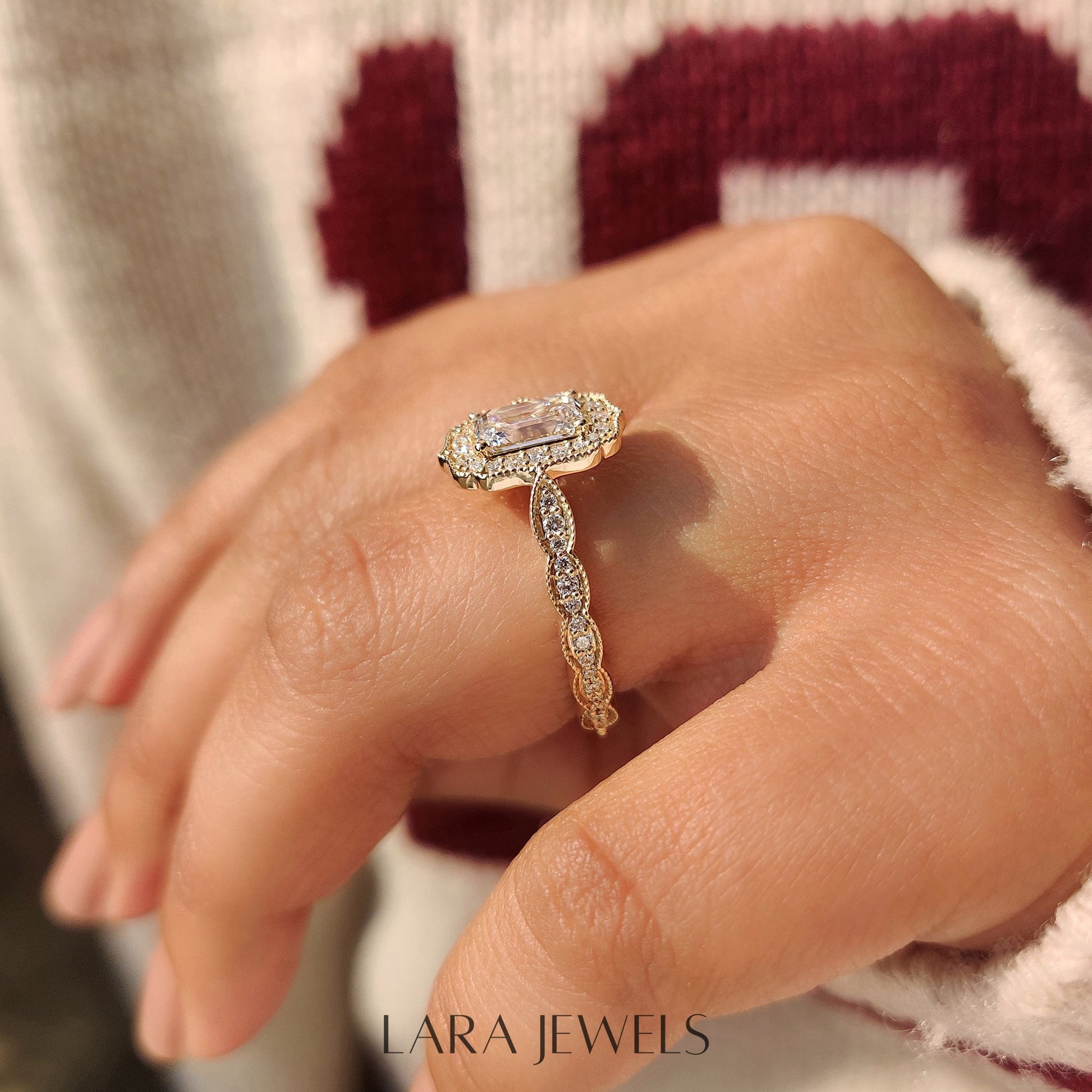 Lab grown round engagement ring in Round Diamond Halo Style, available in Silver. IGI certified, ethically sourced, handcrafted at Lara Jewels.
