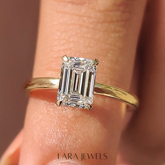 Lab grown emerald engagement ring in Basket Design, available in Silver. IGI certified, ethically sourced, handcrafted at Lara Jewels.