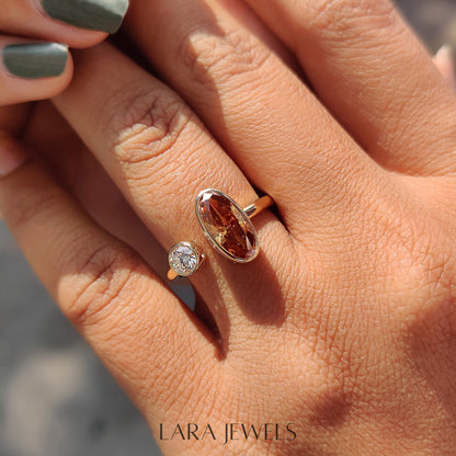Lab grown round engagement ring in Lara Jewels setting, available in Silver. IGI certified, ethically sourced, handcrafted at Lara Jewels.