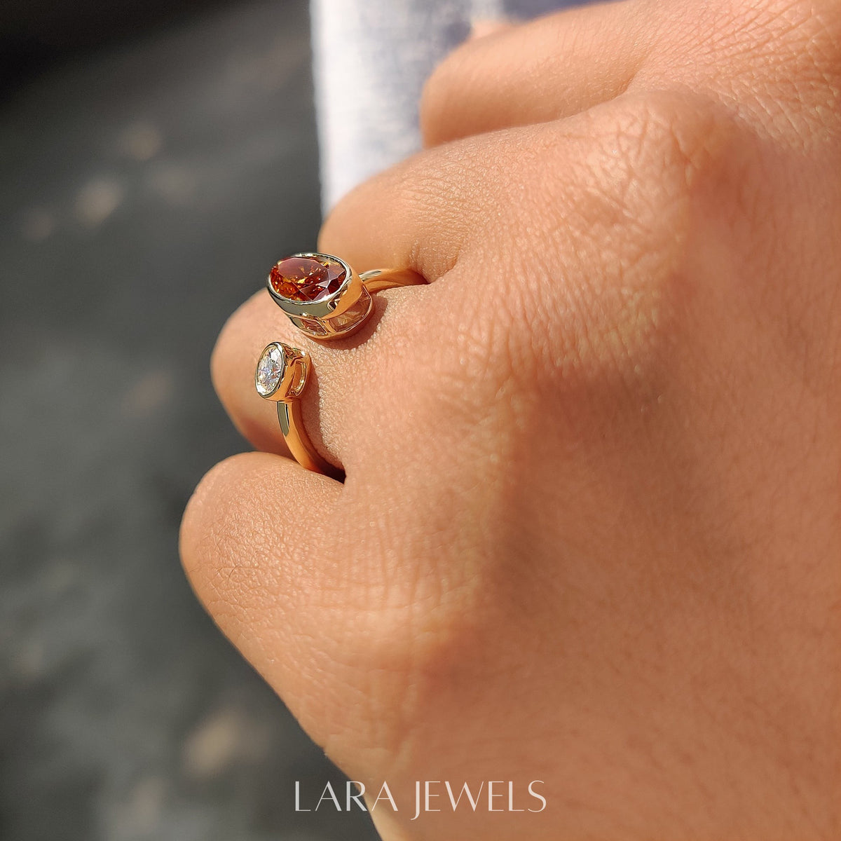 Lab grown round engagement ring in Lara Jewels setting, available in Silver. IGI certified, ethically sourced, handcrafted at Lara Jewels.