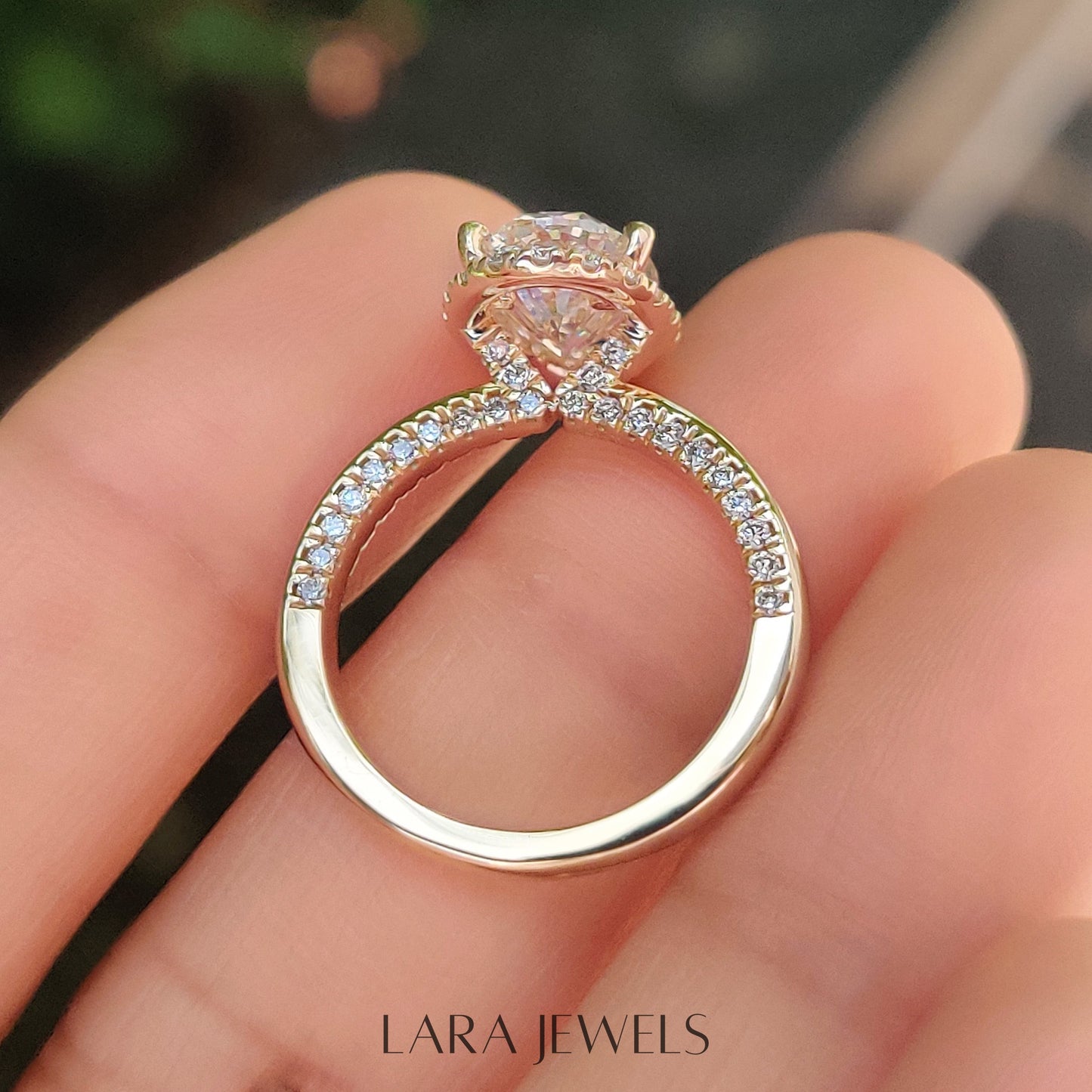 Lab grown oval engagement ring in Round Cut Diamond Basket Setting, available in Silver. IGI certified, ethically sourced, handcrafted at Lara Jewels.
