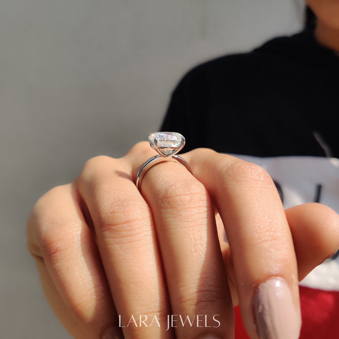 Lab grown oval engagement ring in Lara Jewels setting, available in Silver. IGI certified, ethically sourced, handcrafted at Lara Jewels.