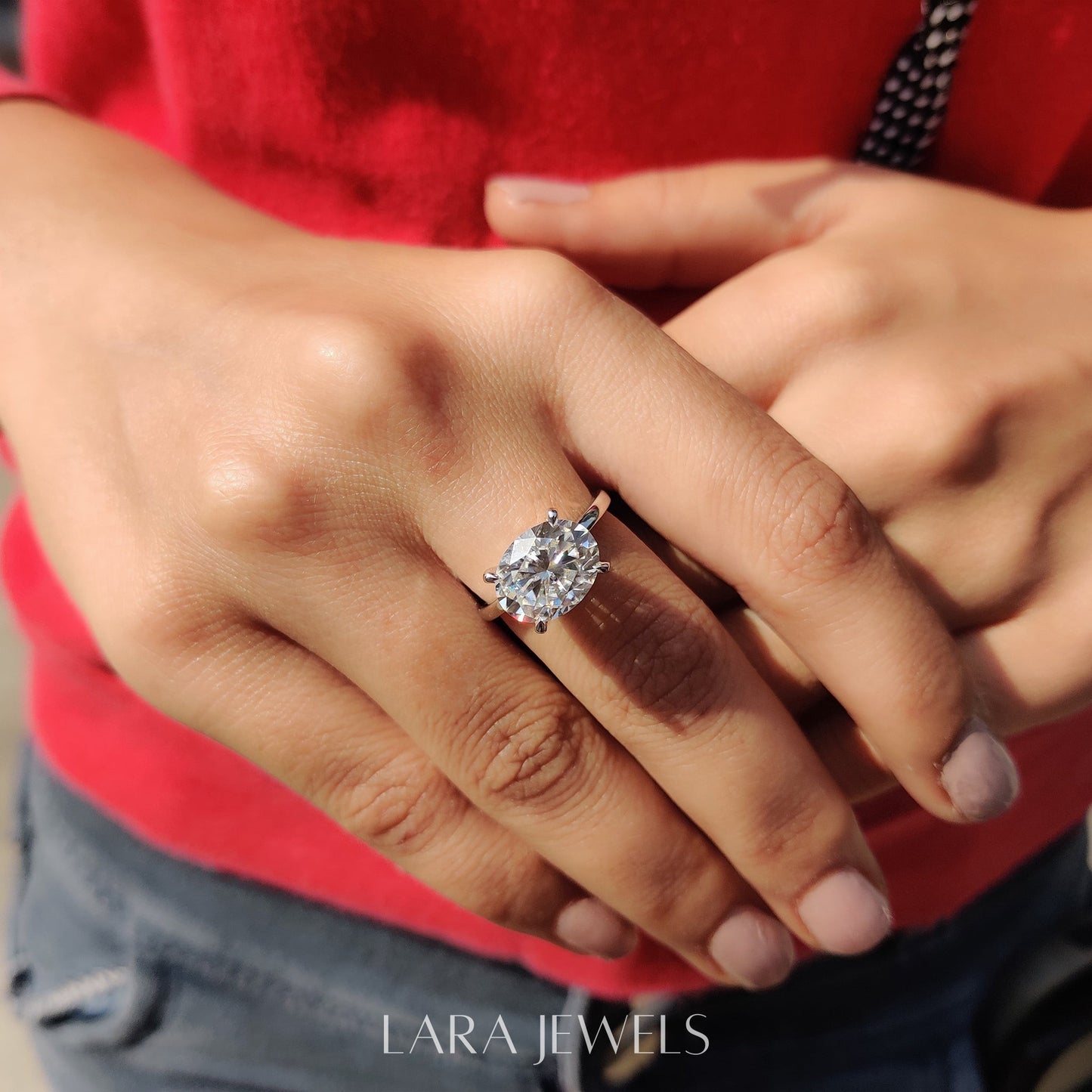 Lab grown oval engagement ring in Lara Jewels setting, available in Silver. IGI certified, ethically sourced, handcrafted at Lara Jewels.