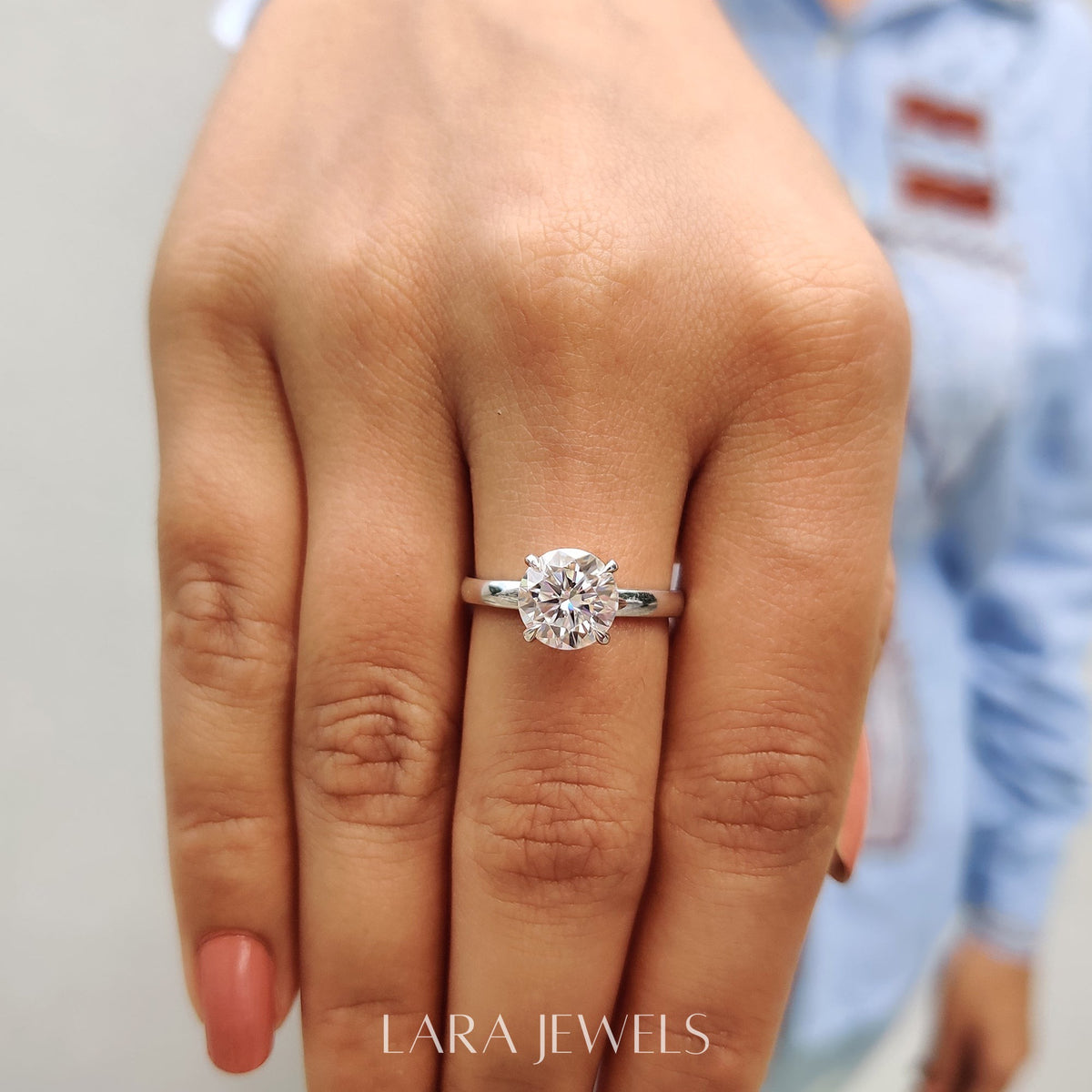 Lab grown round engagement ring in Lara Jewels setting, available in Silver. IGI certified, ethically sourced, handcrafted at Lara Jewels.