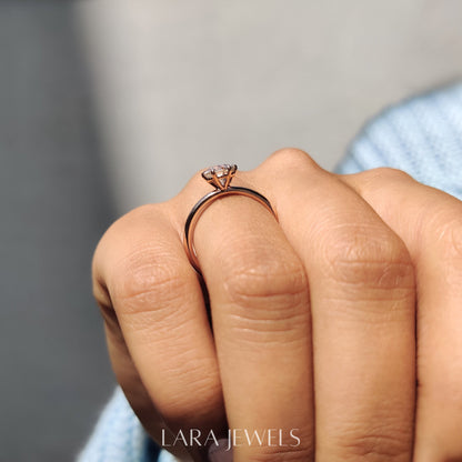 Lab grown round engagement ring in Lara Jewels setting, available in Silver. IGI certified, ethically sourced, handcrafted at Lara Jewels.