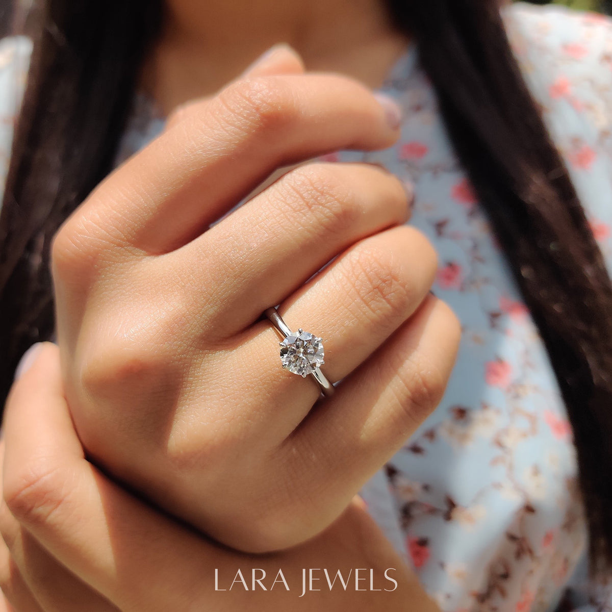 Lab grown round engagement ring in Lara Jewels setting, available in Silver. IGI certified, ethically sourced, handcrafted at Lara Jewels.