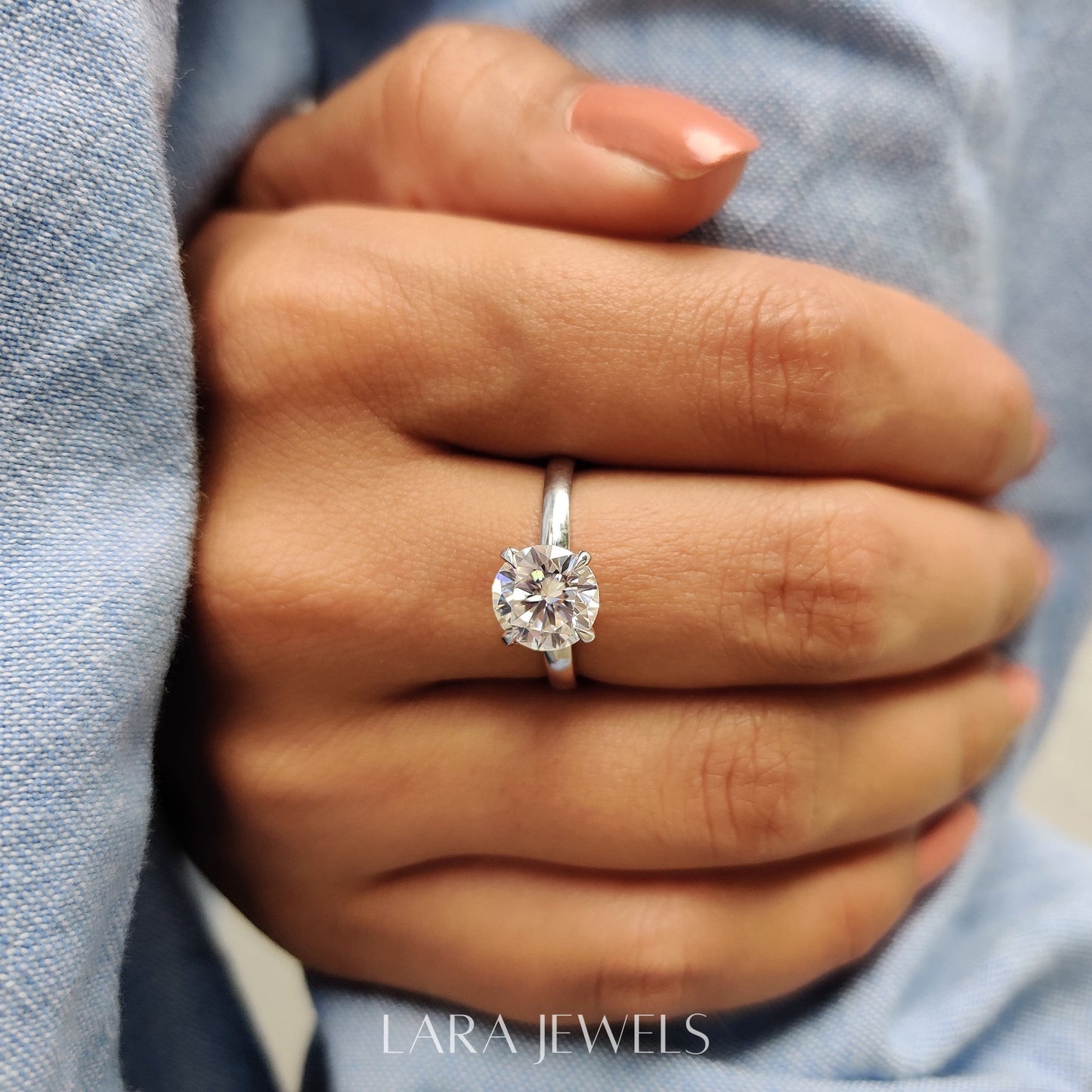 Lab grown round engagement ring in Lara Jewels setting, available in Silver. IGI certified, ethically sourced, handcrafted at Lara Jewels.