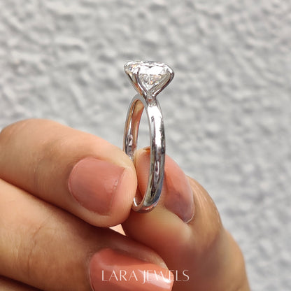 Lab grown round engagement ring in Lara Jewels setting, available in Silver. IGI certified, ethically sourced, handcrafted at Lara Jewels.