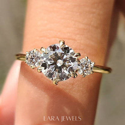 Lab grown round engagement ring in Lara Jewels setting, available in Silver. IGI certified, ethically sourced, handcrafted at Lara Jewels.
