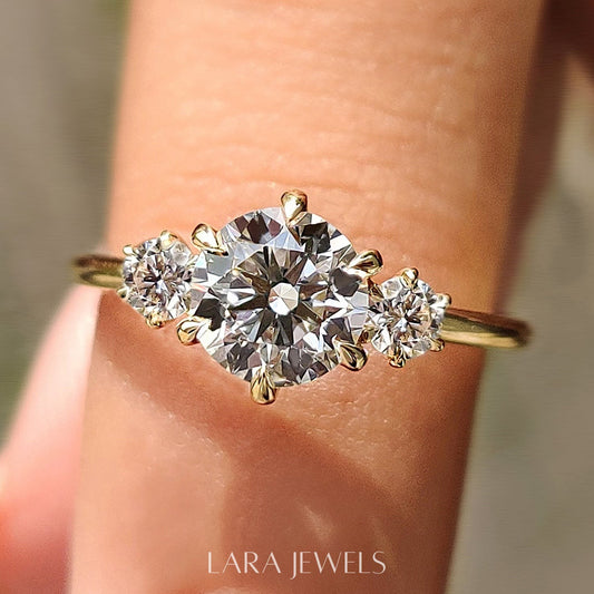 Lab grown round engagement ring in Lara Jewels setting, available in Silver. IGI certified, ethically sourced, handcrafted at Lara Jewels.