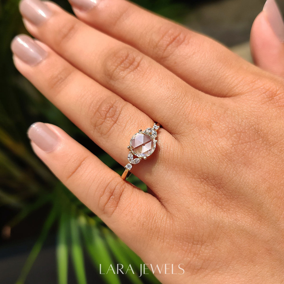 Lab grown round engagement ring in Lara Jewels setting, available in Silver. IGI certified, ethically sourced, handcrafted at Lara Jewels.