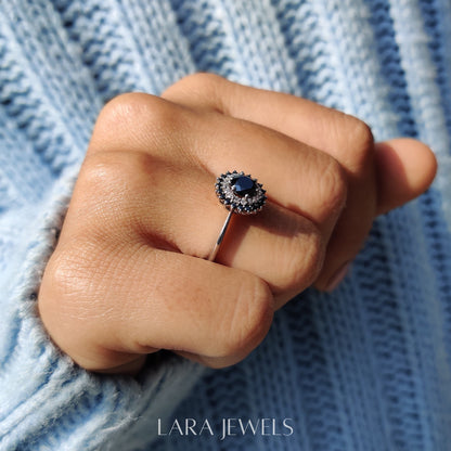 Lab grown round engagement ring in Lara Jewels setting, available in Silver. IGI certified, ethically sourced, handcrafted at Lara Jewels.