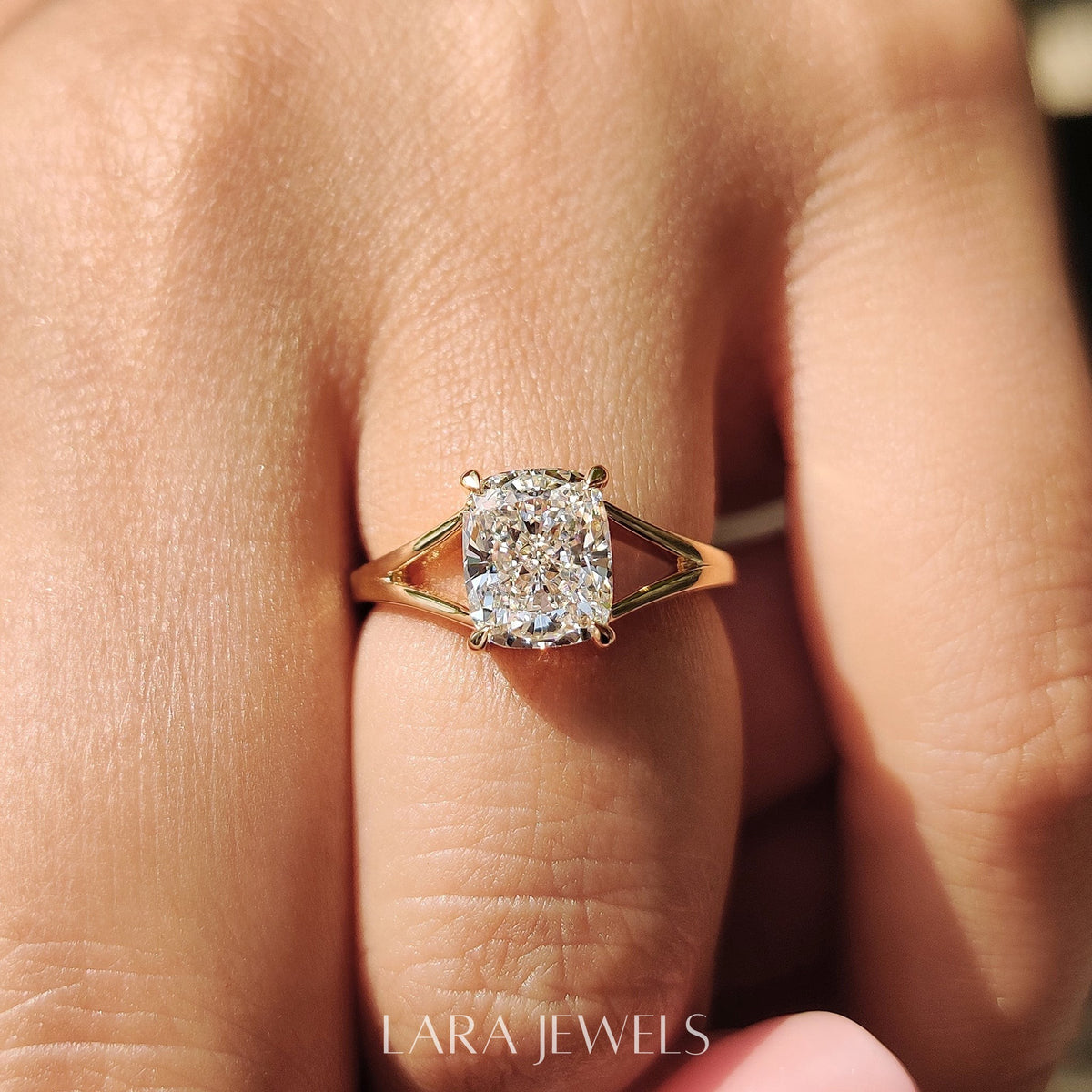 Lab grown cushion engagement ring in Lara Jewels setting, available in Silver. IGI certified, ethically sourced, handcrafted at Lara Jewels.