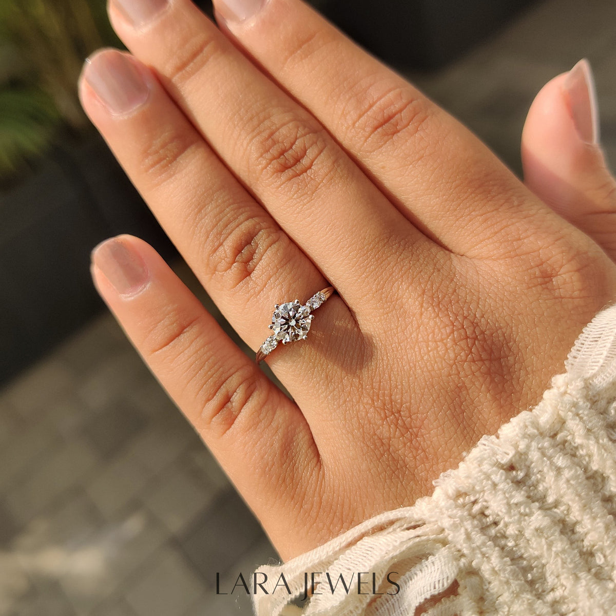 Lab grown round engagement ring in Lara Jewels setting, available in Silver. IGI certified, ethically sourced, handcrafted at Lara Jewels.