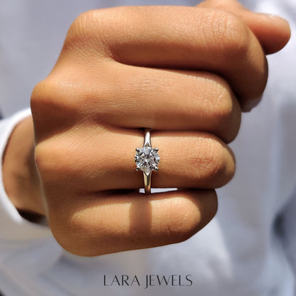 Lab grown diamond engagement ring in Lara Jewels setting, available in Silver. IGI certified, ethically sourced, handcrafted at Lara Jewels.