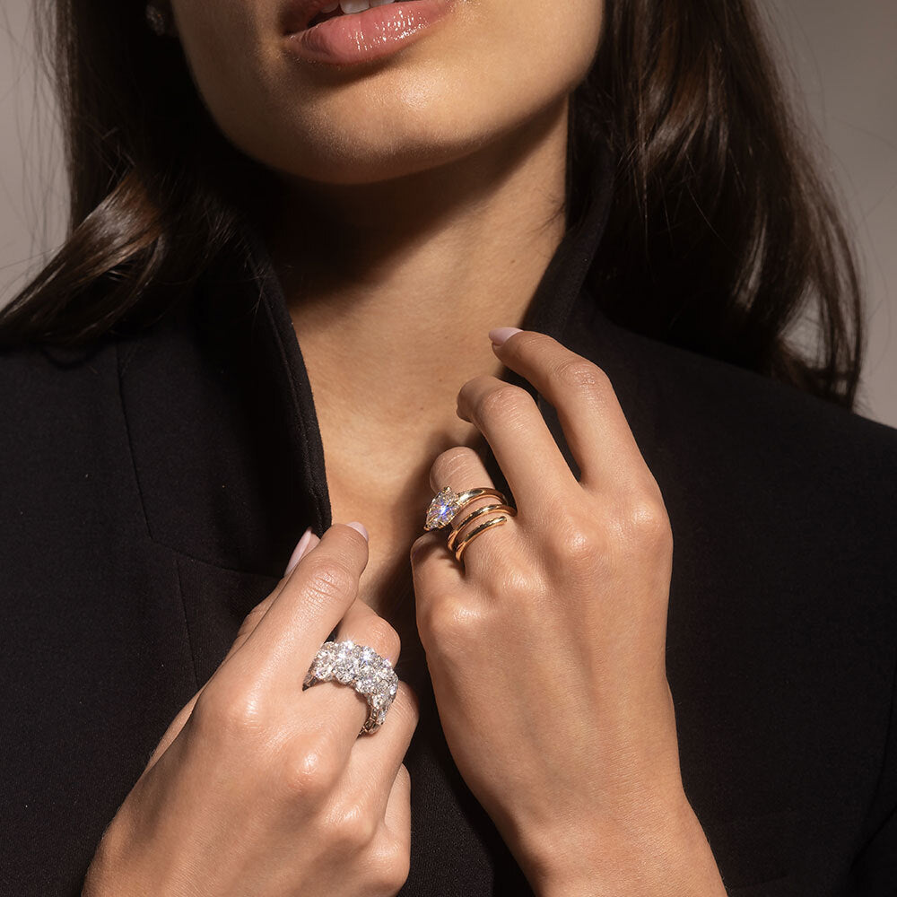 Lara Jewels High Jewellry High Jewelry | Lauren Pear Solitaire Lab Diamond Engagement Ring - Pear - 18k Yellow Gold - Angle View