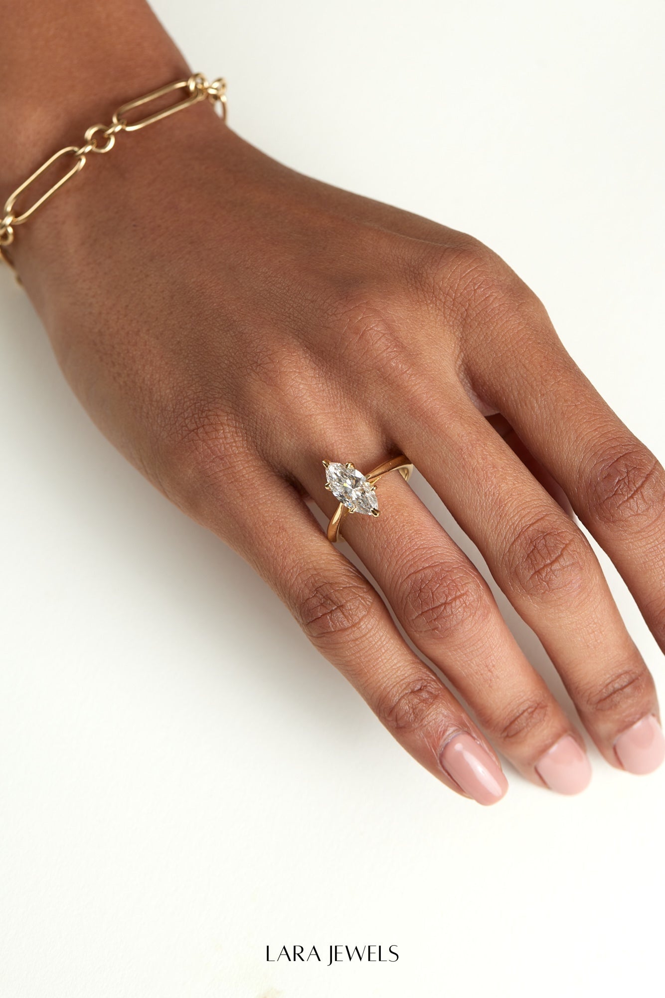 Marquise Diamond Ring 18K Gold - Side view