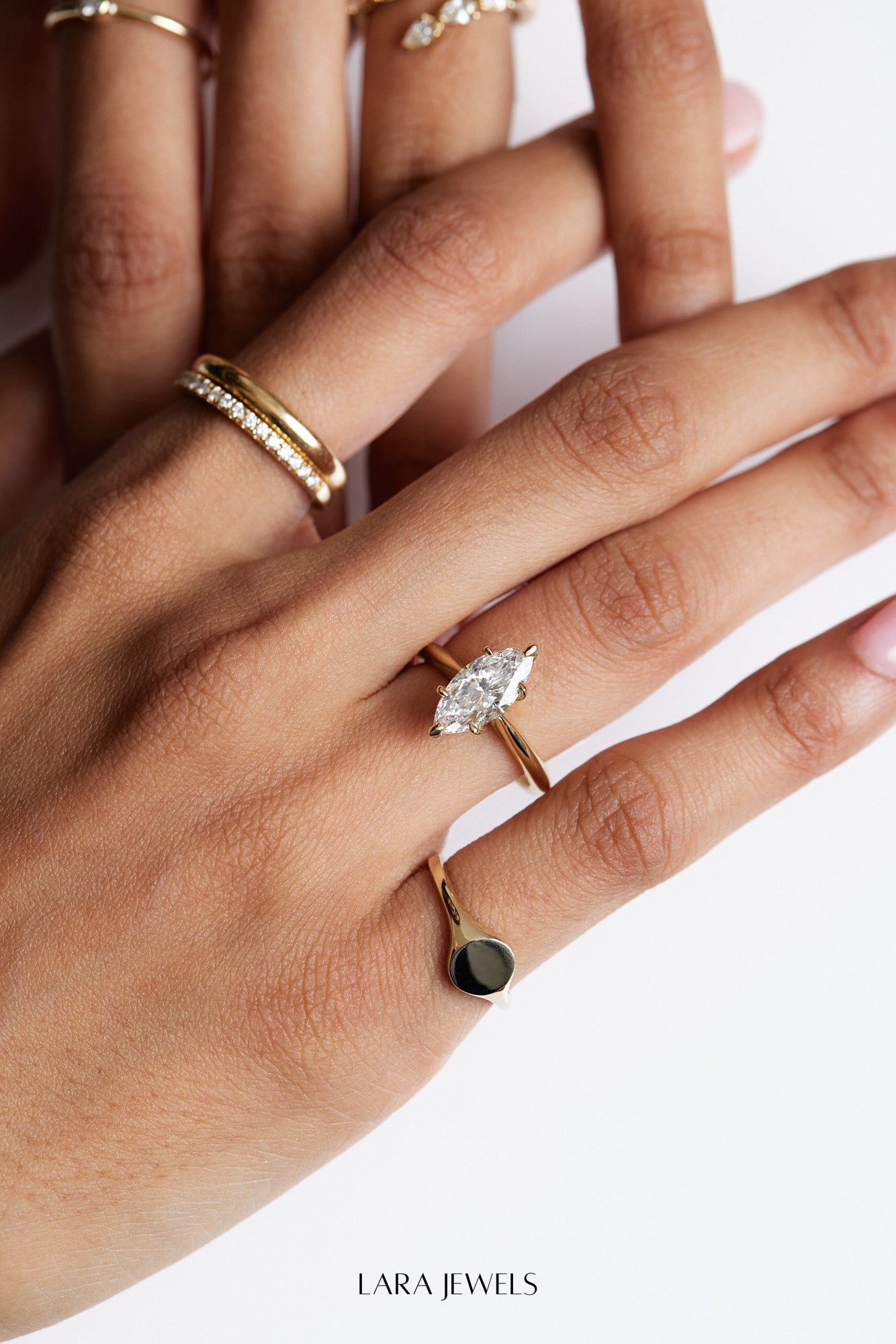 Marquise Diamond Ring 18K Gold - On model